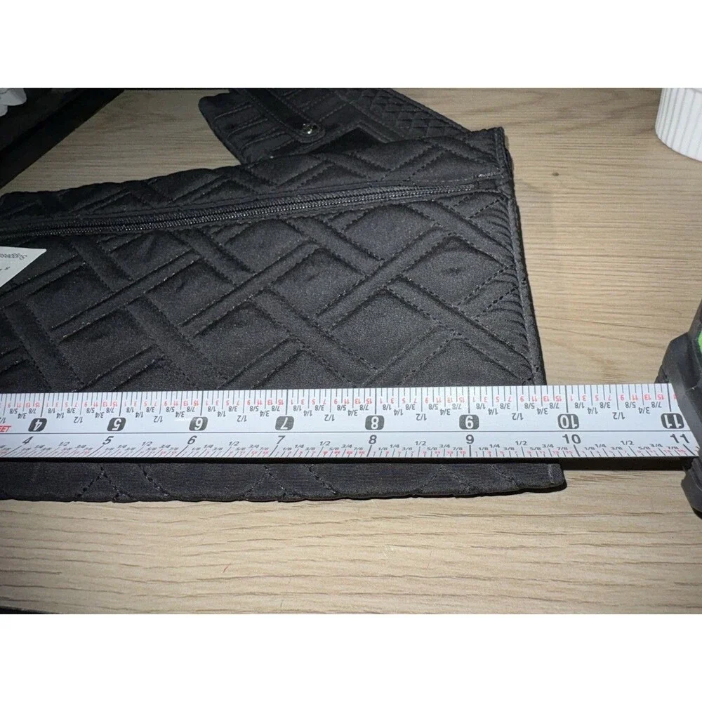 Vera Bradley Classic Black Wallet And Wristlet quilted, clean